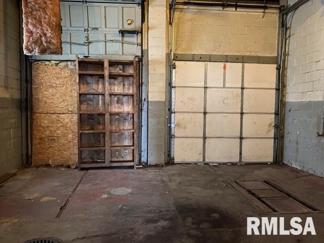 154 W Main St, Galesburg, IL 61401